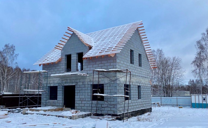 Коробка дома с обрешеткой кровли ГК Урал-Строй