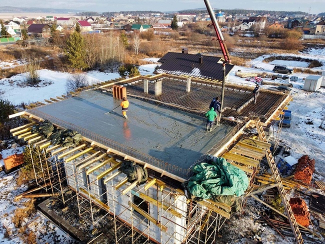 Монолитная плита бетонирование бетононасосом